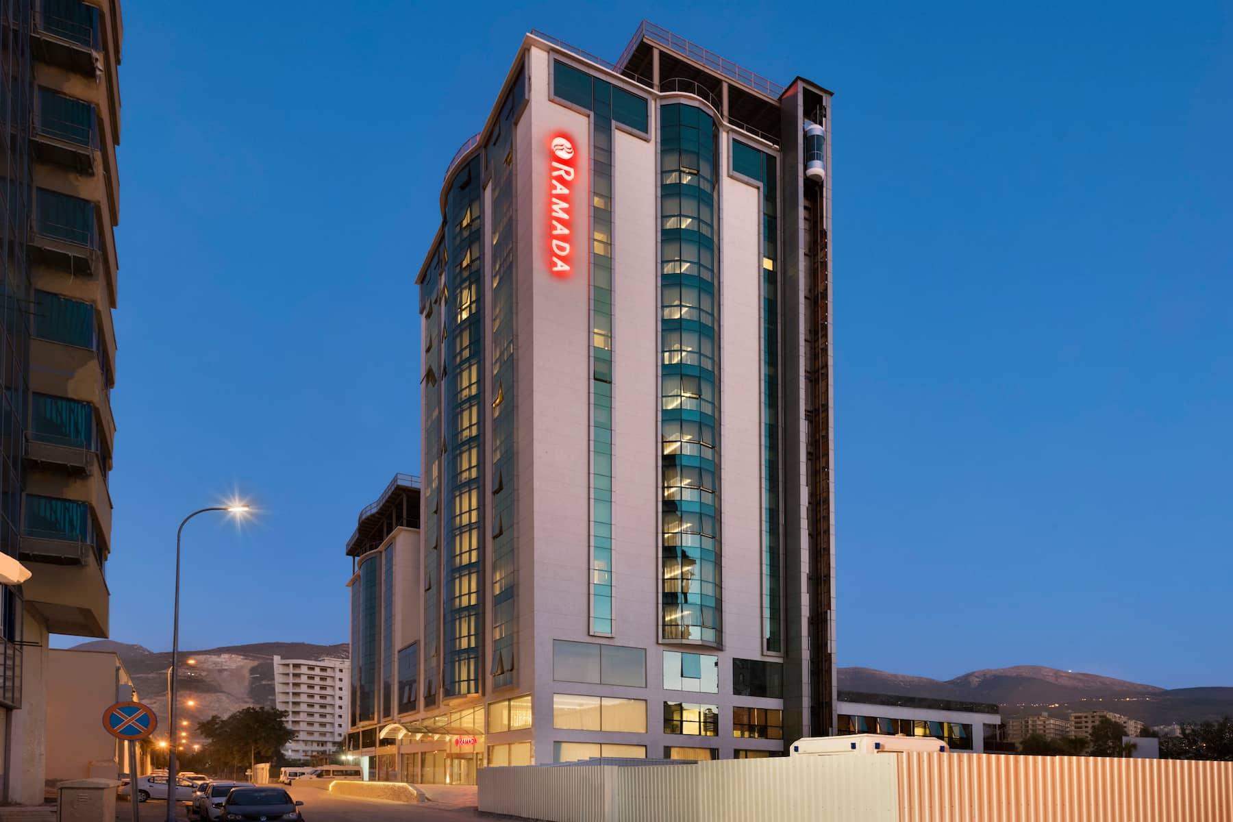 Ramada By Wyndham Iskenderun Hotel Exterior foto