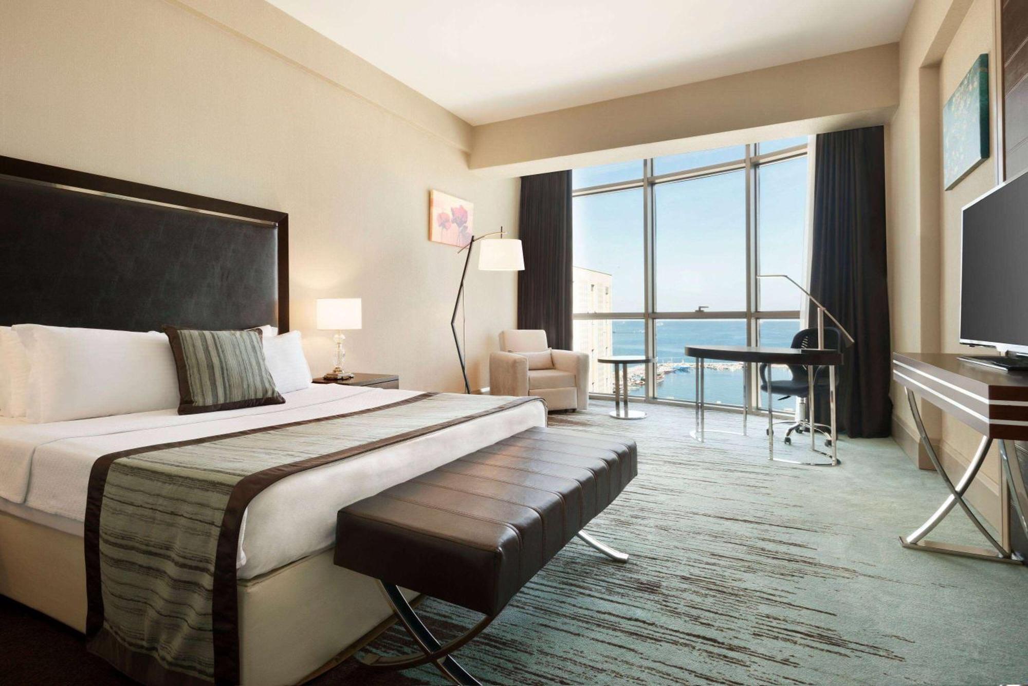 Ramada By Wyndham Iskenderun Hotel Exterior foto