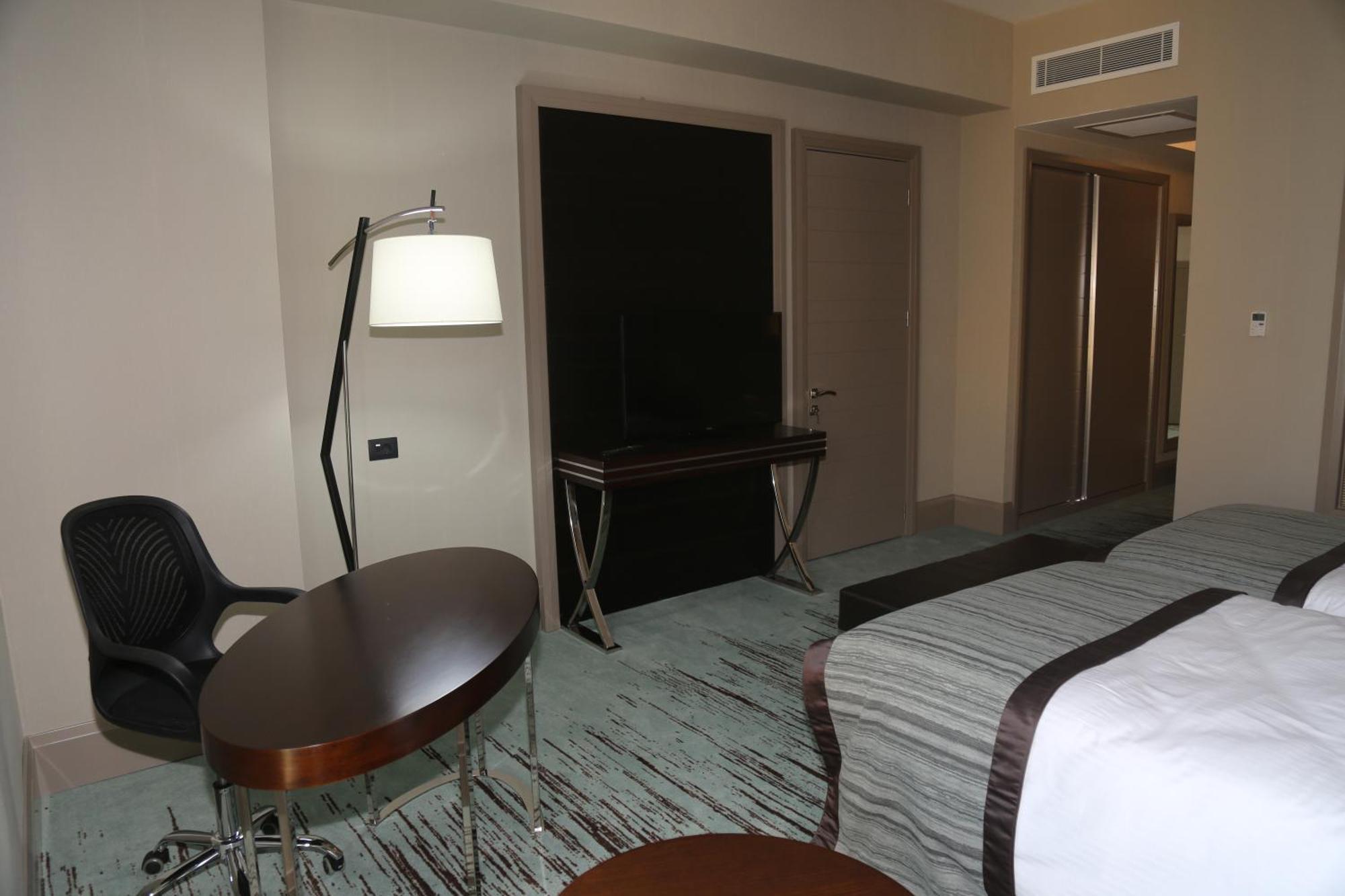 Ramada By Wyndham Iskenderun Hotel Exterior foto