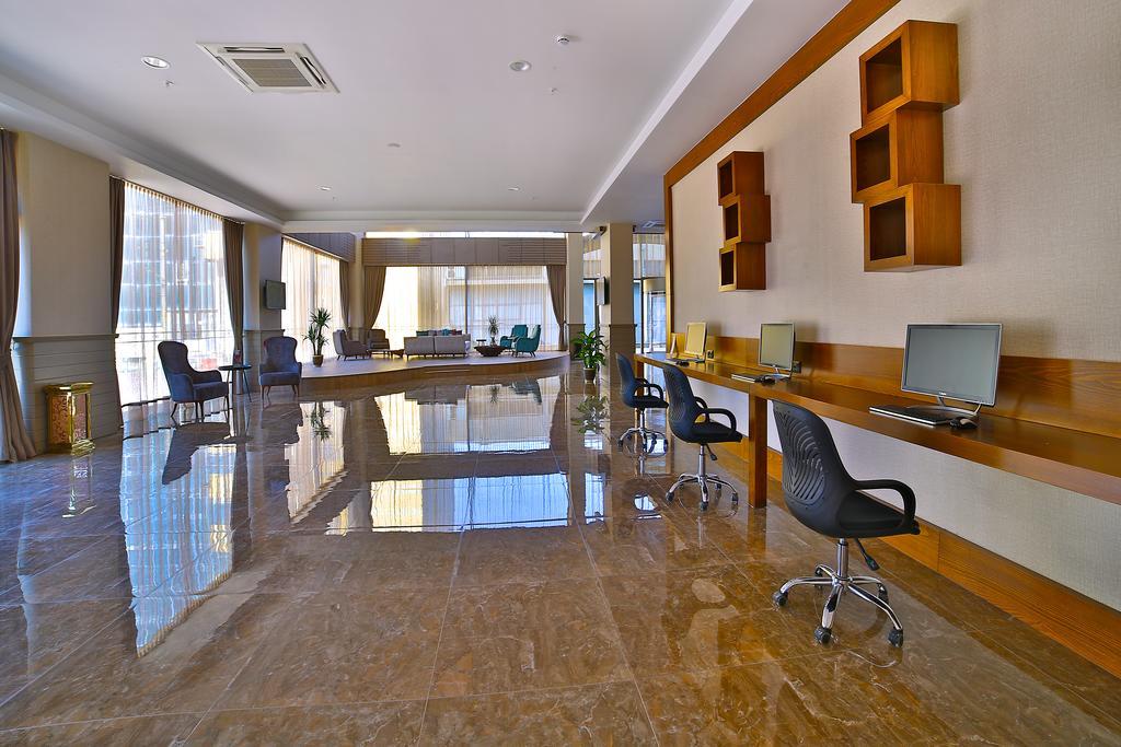 Ramada By Wyndham Iskenderun Hotel Exterior foto