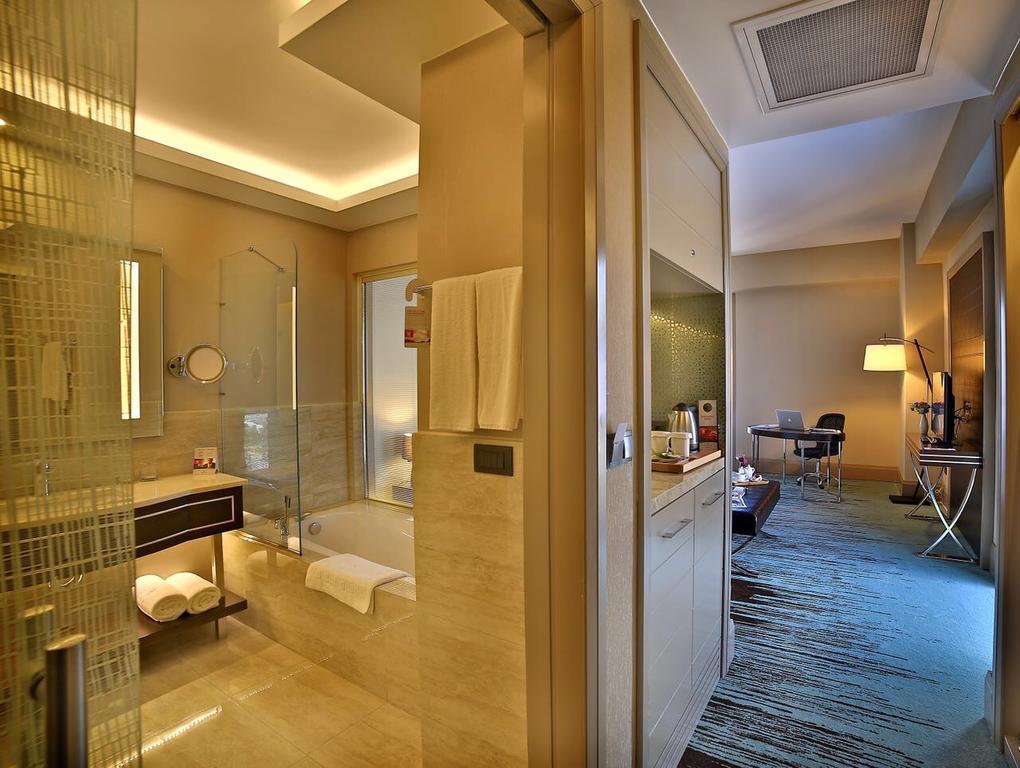 Ramada By Wyndham Iskenderun Hotel Exterior foto
