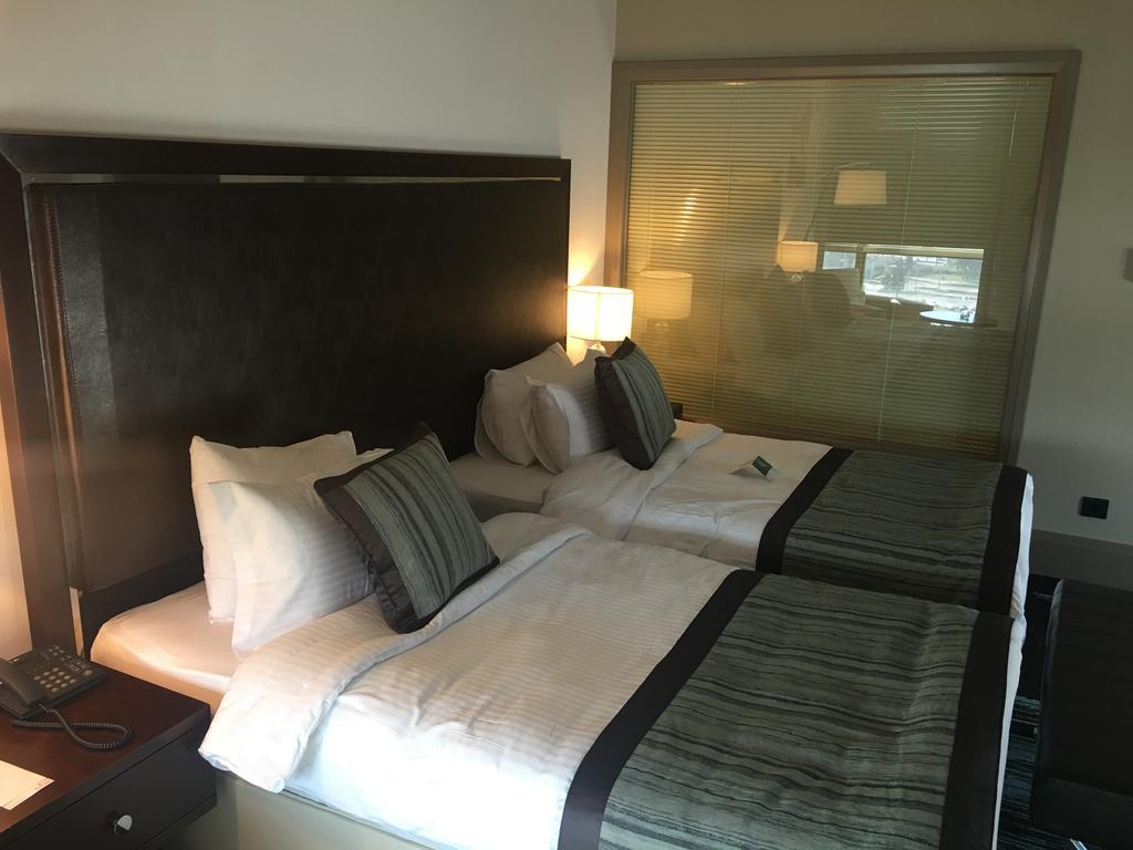 Ramada By Wyndham Iskenderun Hotel Exterior foto